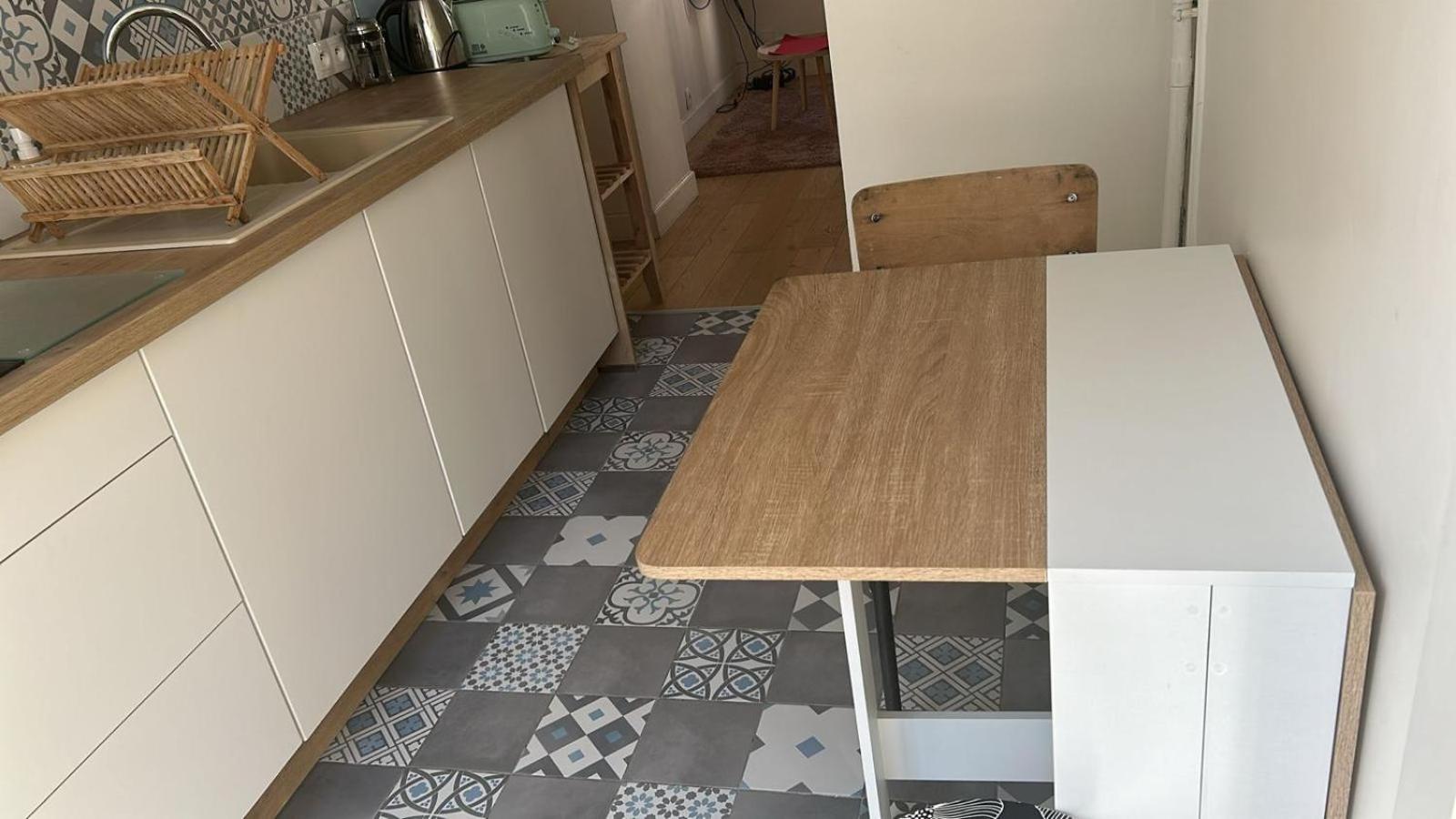 Studio/f1 Aux Buttes Chaumont Apartment *